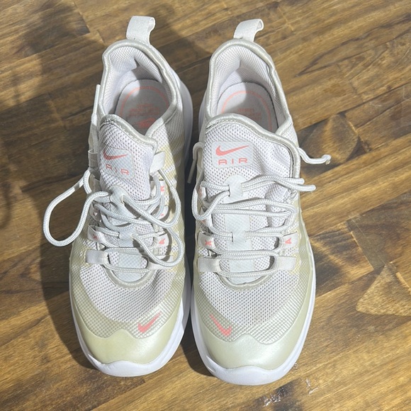 Nike Women's Sneakers in Cream and Pink - Picture 6 of 7